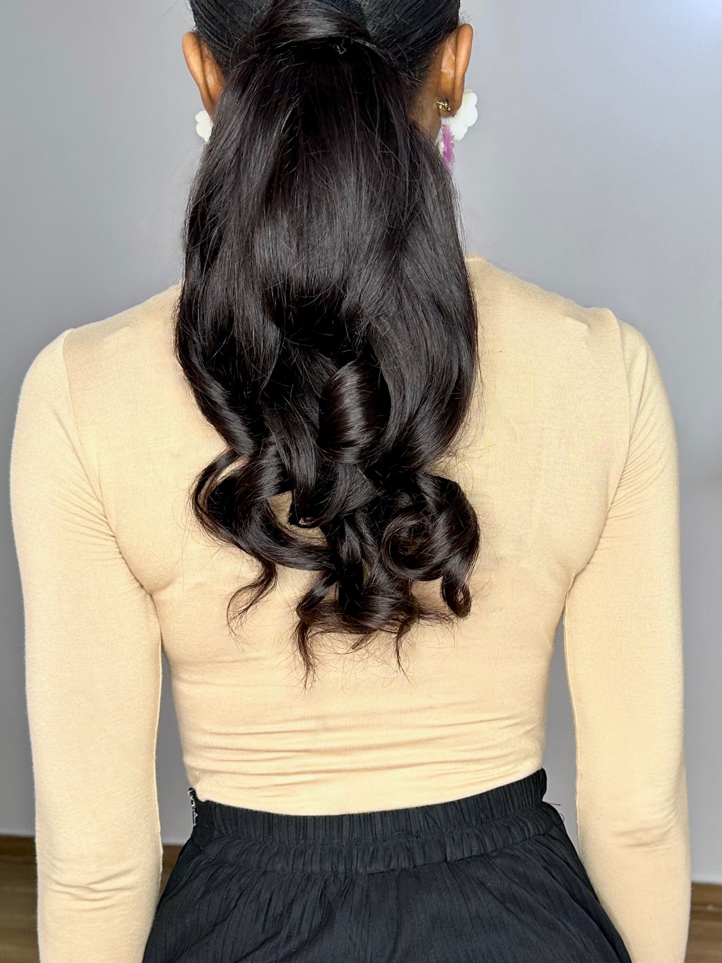 ANADEM WAVY PONYTAIL